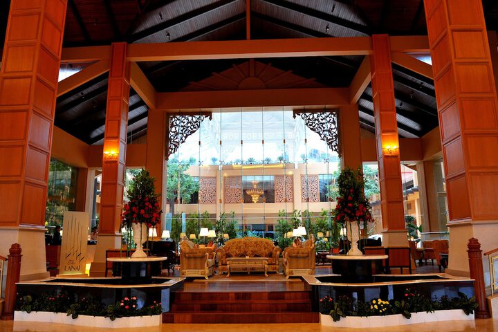 Entrance & Lobby