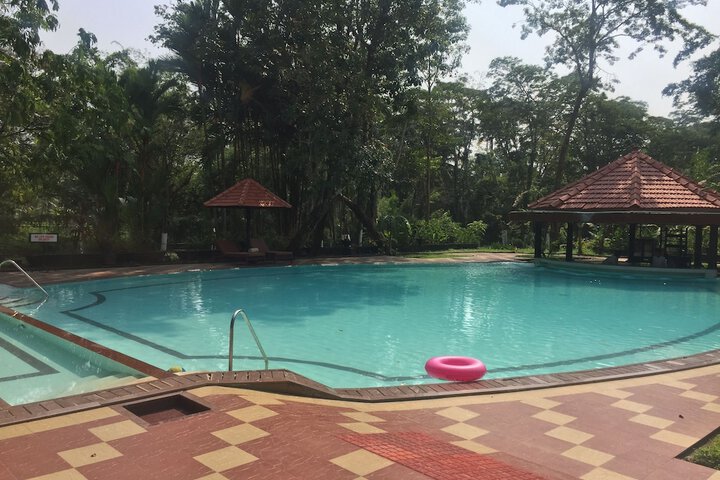 Pools & Facilities