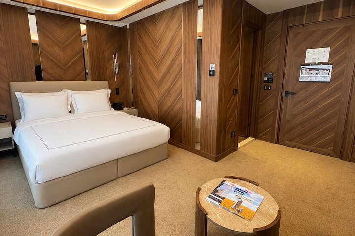 Room 6 of 43