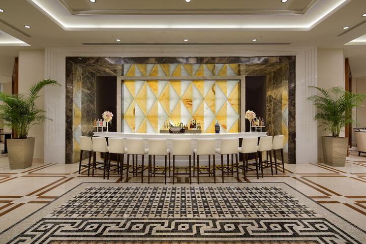 Lounge 157 of 227