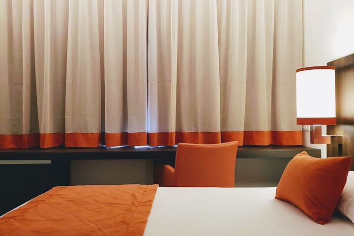 Room 9 of 27