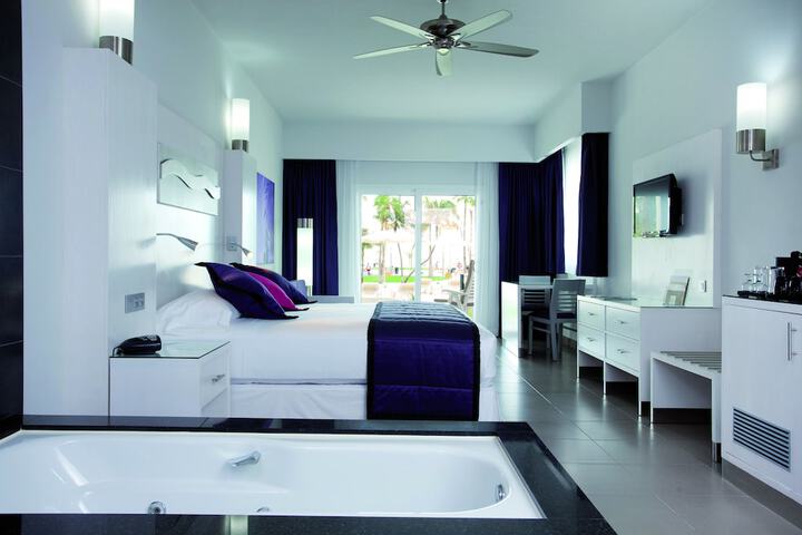 Room 12 of 66