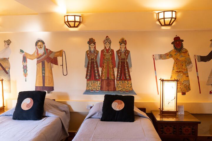 Room 9 of 26