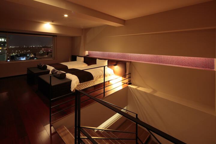 Room 12 of 73