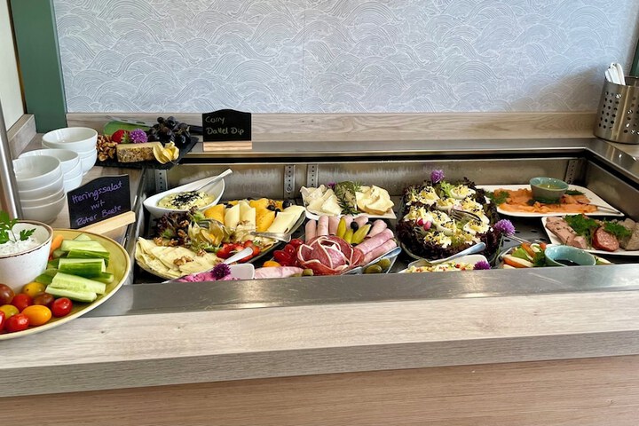 Dining 57 of 64