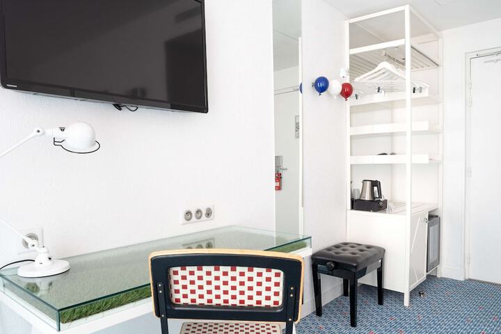 Room 44 of 114