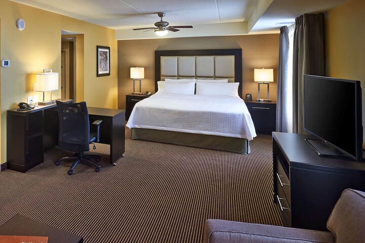 Room 11 of 38