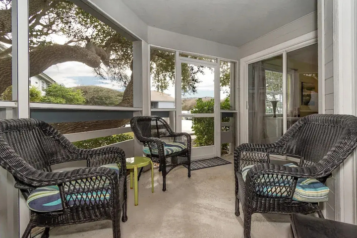 Exterior of Tastefully Decorated Sea Woods Veranda Close to Pool Fitness Room Sv162