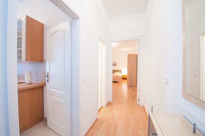 Room 10 of 25