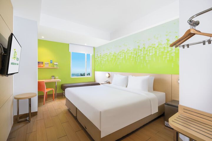 Room 10 of 38