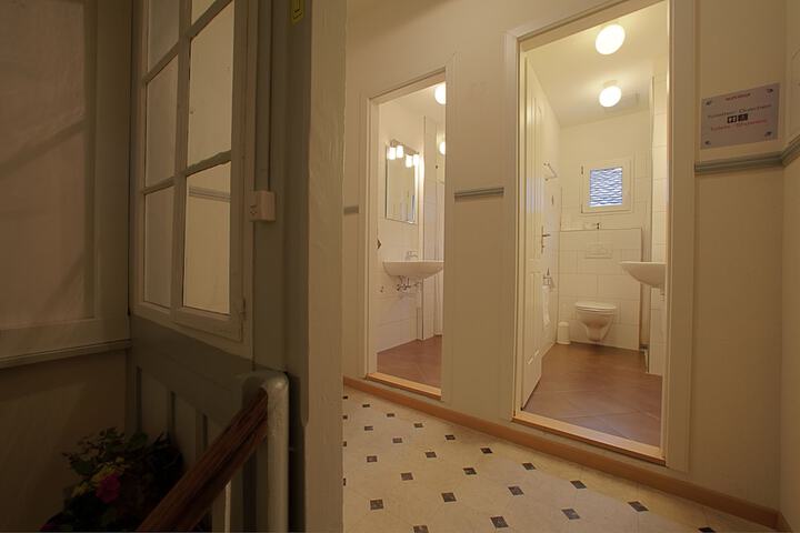 Room 22 of 35