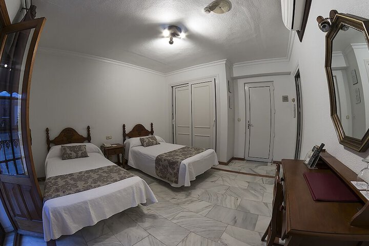 Room 10 of 41