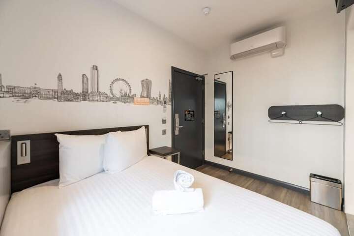 Room 47 of 59