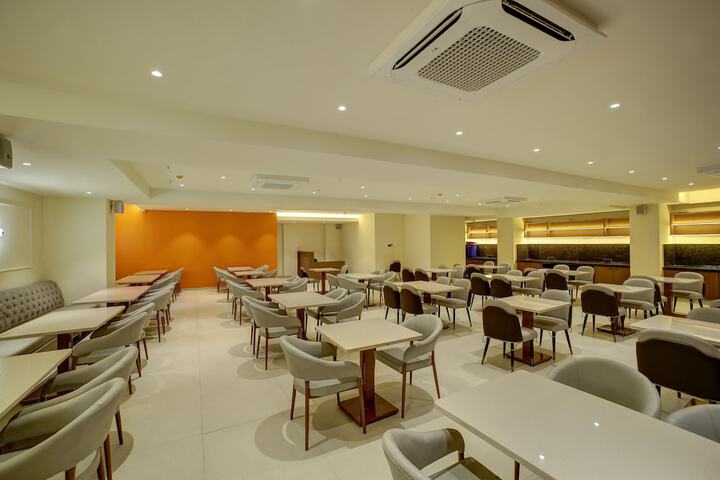 Lounge 54 of 63