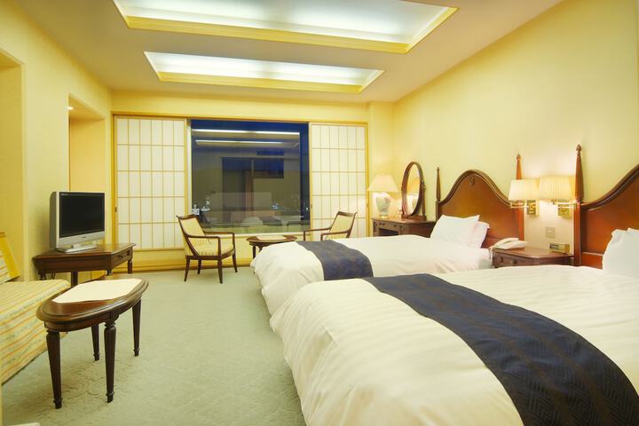 Room 5 of 65