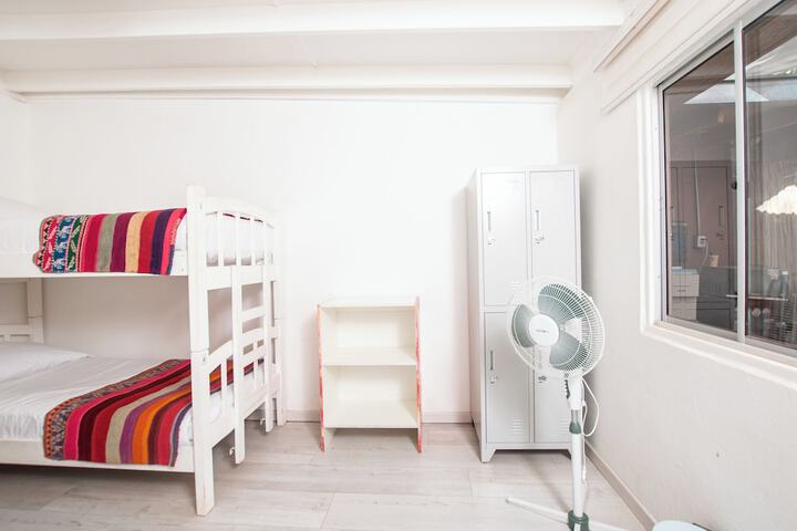 Room 15 of 37
