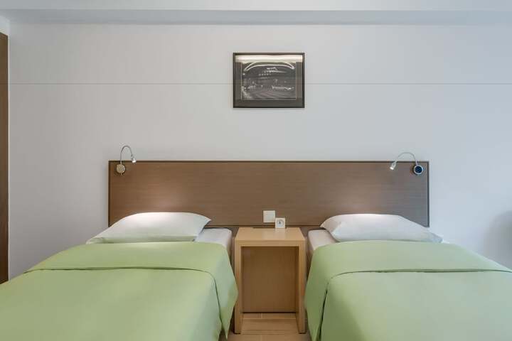 Room 13 of 66