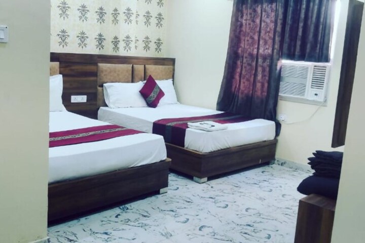 Room 13 of 23