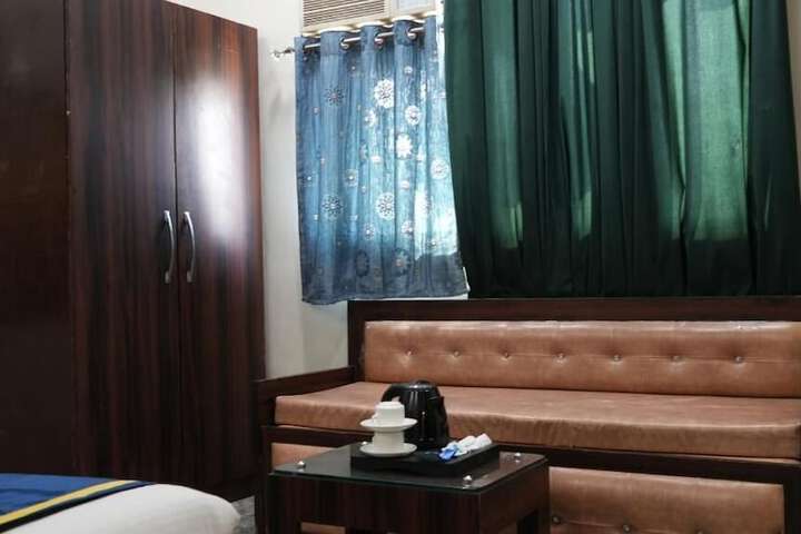 Room 6 of 24