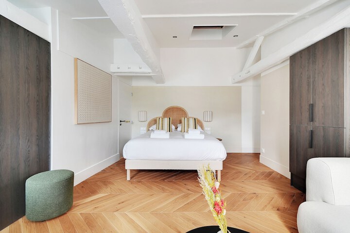 Room 7 of 28