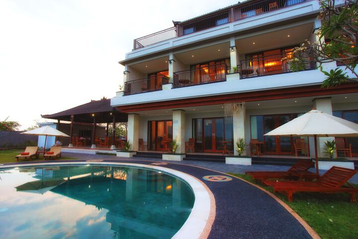 Hotel 102 of 111
