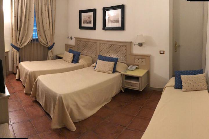 Room 15 of 50