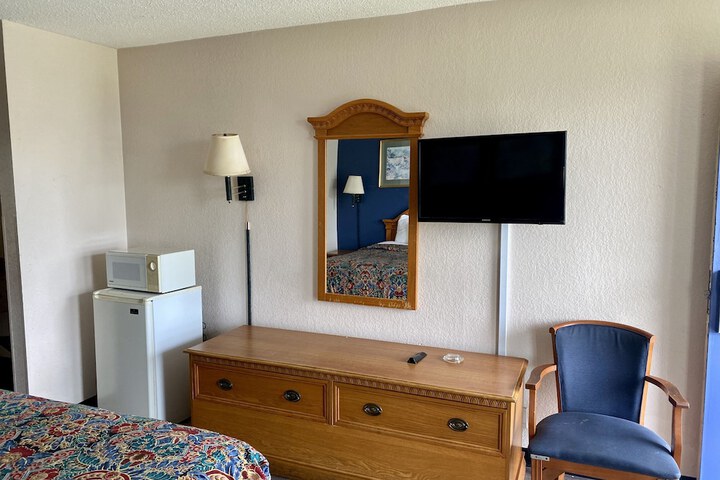 Room 12 of 69