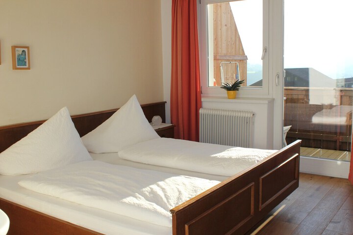 Room 2 of 42
