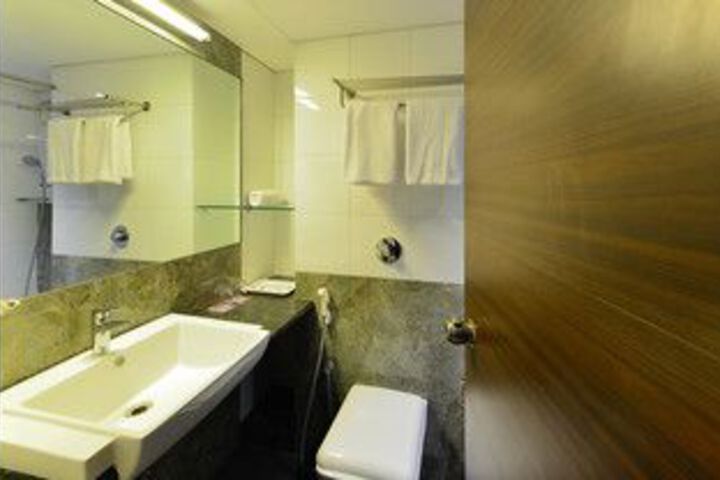 Room 15 of 61