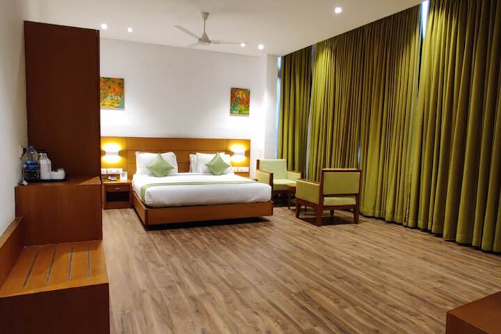 Room 3 of 7