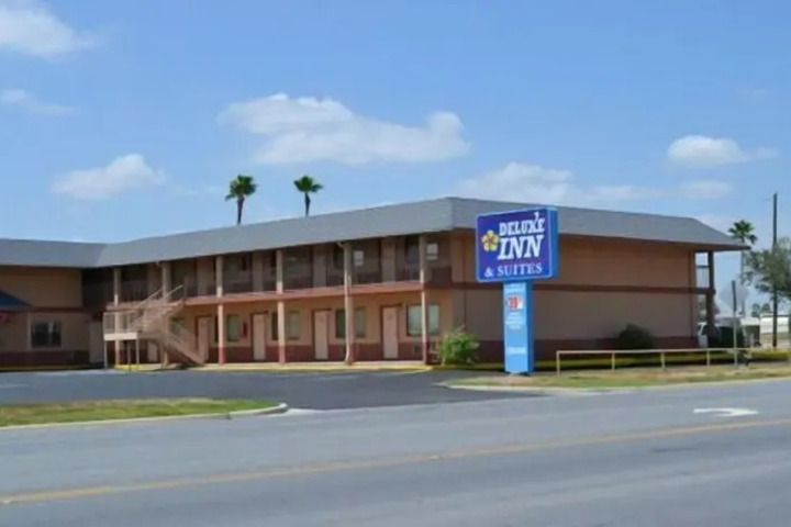 DELUXE INN AND SUITES WESLACO