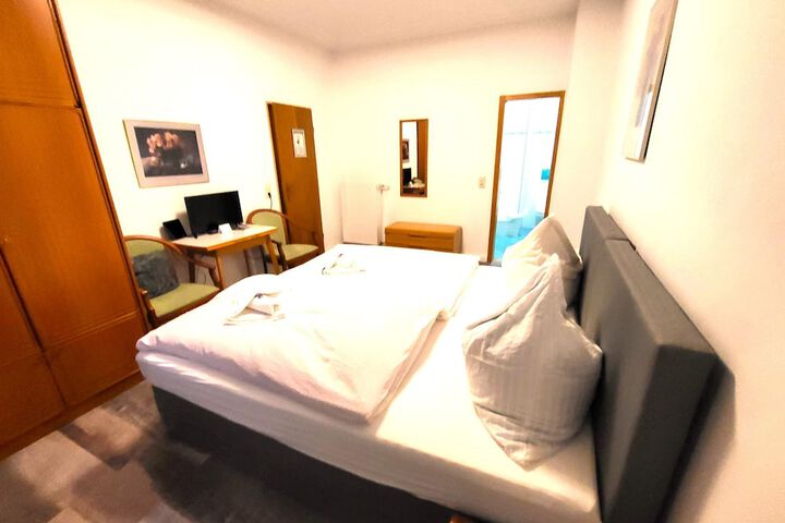 Room 22 of 39