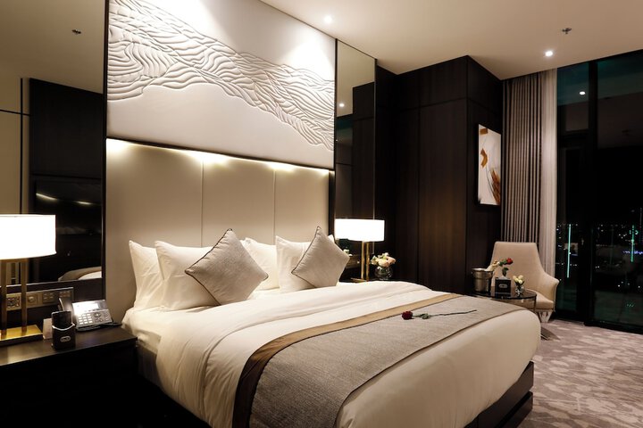 Room 9 of 29