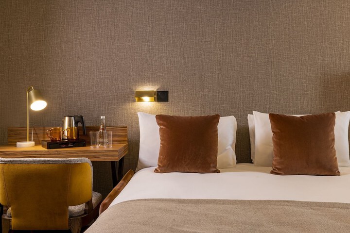 Room 40 of 84