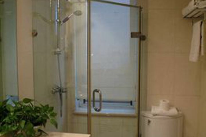 Room 2 of 18