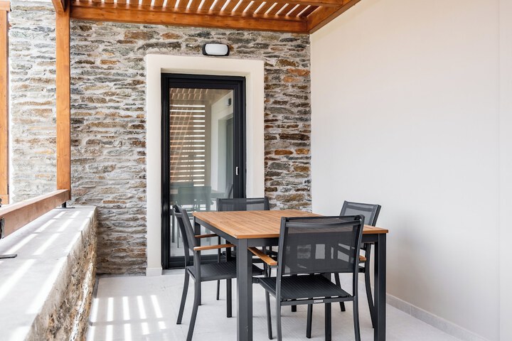 Terrace/Patio 6 of 33