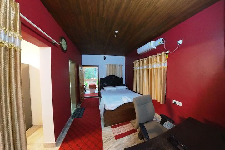 Room 5 of 33