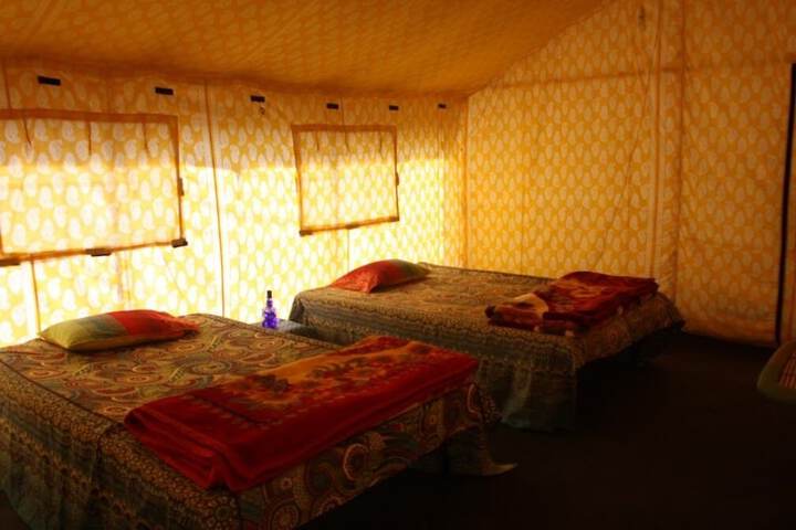 Room 4 of 9