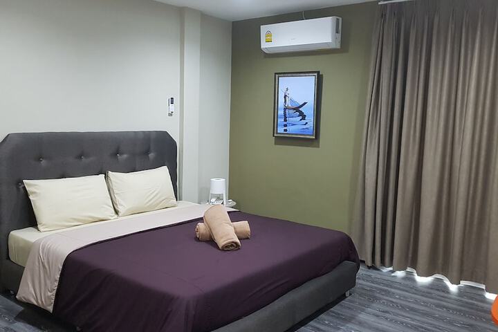 Room 7 of 25