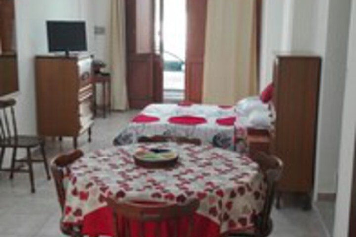 Room 27 of 92