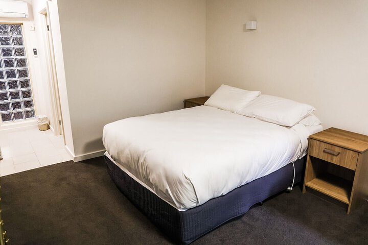 Room 11 of 99