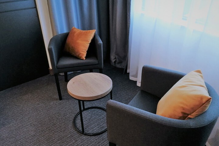 Room 33 of 91