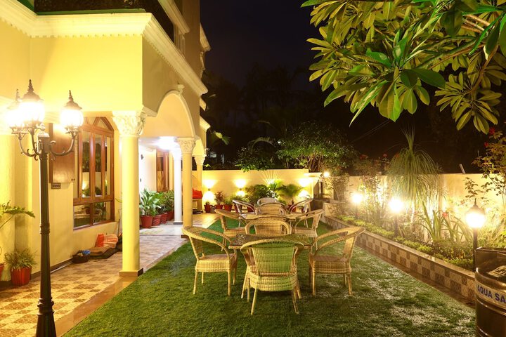Hotel Exterior 60 of 65