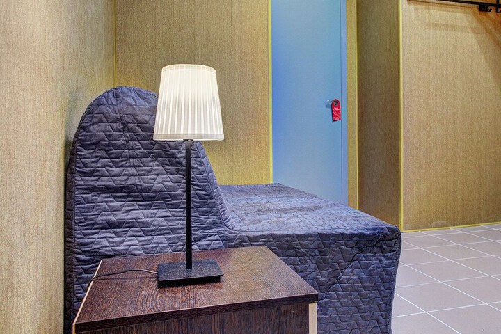 Room 12 of 52