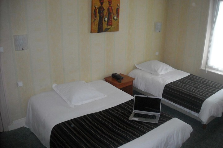 Room 6 of 26