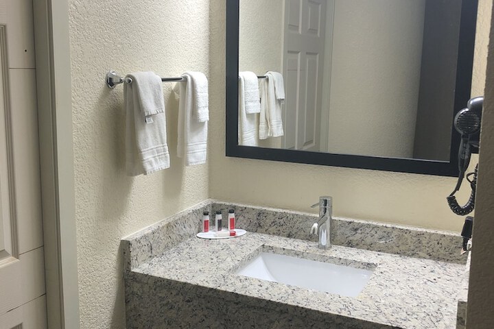 Bathroom sink