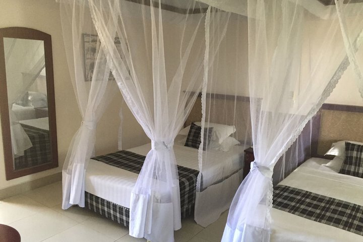 Room 3 of 43