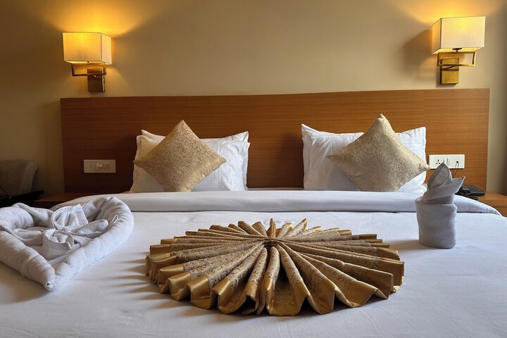 Room 15 of 36