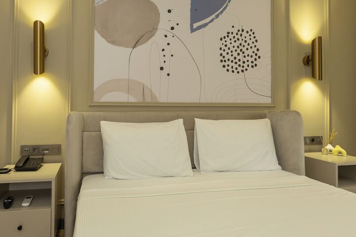 Room 13 of 111