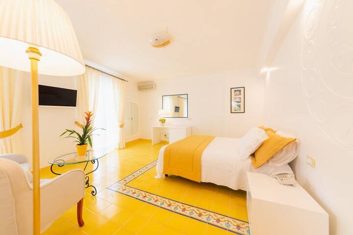 Room 16 of 60